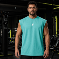 Camiseta deportiva sin mangas para hombre en azul lago, vista frontal