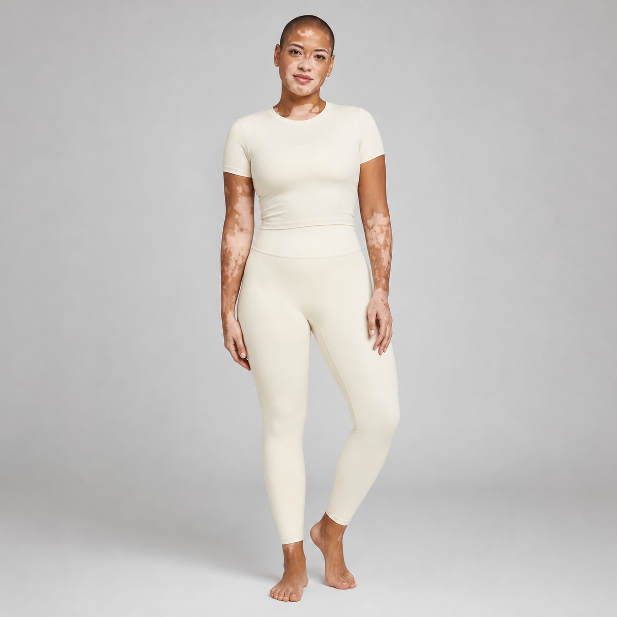 Conjunto de yoga mujer crema — top y leggings